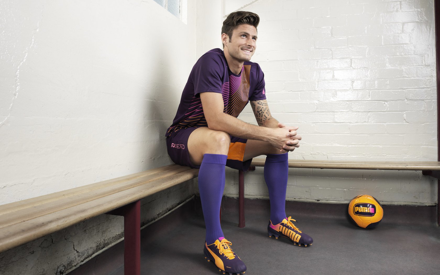 “青少年足球主题公益跑运动会在全国火热举行”,青少年校园足球赛